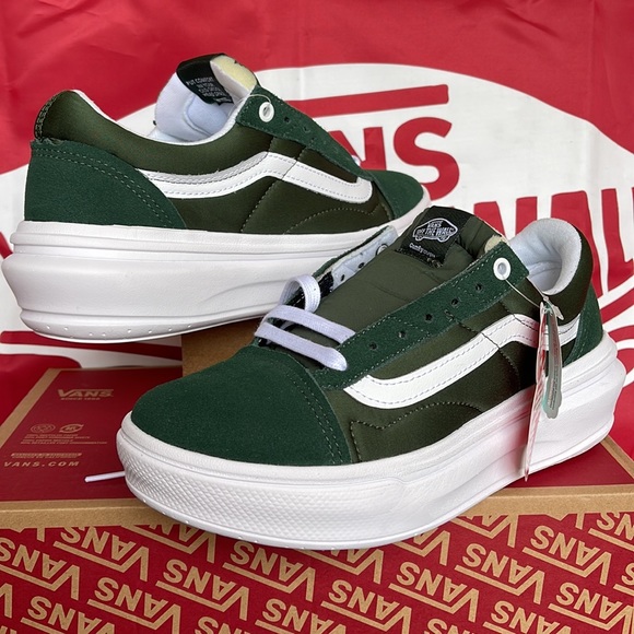 Vans Other - Vans Men’s Old Skool Over
Dark Green/White
VNOA7Q5EDGY
sneakers - Platforms